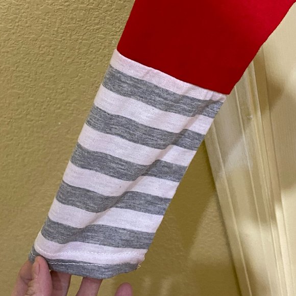 For G & PL Small Red Oh Dear Christmas is Here Long Sleeved Tee - Picture 3 of 6